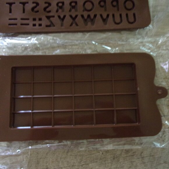 4 Piece Chocolate Mold Set, Letters, Numbers, Happy Birthday, Hearts and Bar - Picture 4 of 7